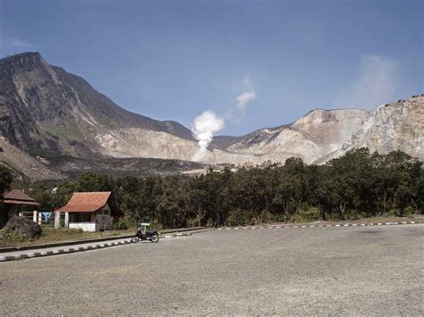 Cerita Petualangan Pribadi yang Mengasyikkan Gunung berapi Gunung Papandayan